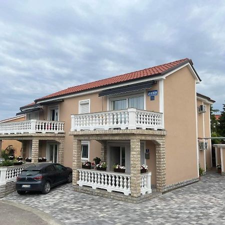 Apartments Ostojic Krk Town Eksteriør billede