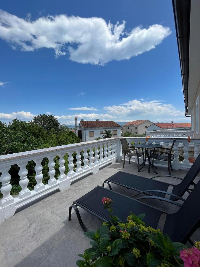 Apartments Ostojic Krk Town Eksteriør billede