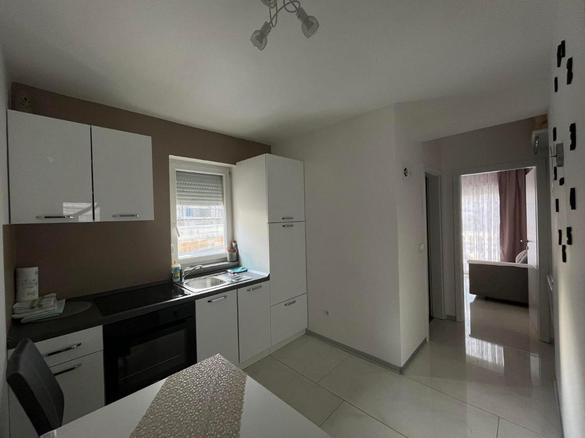 Apartments Ostojic Krk Town Eksteriør billede