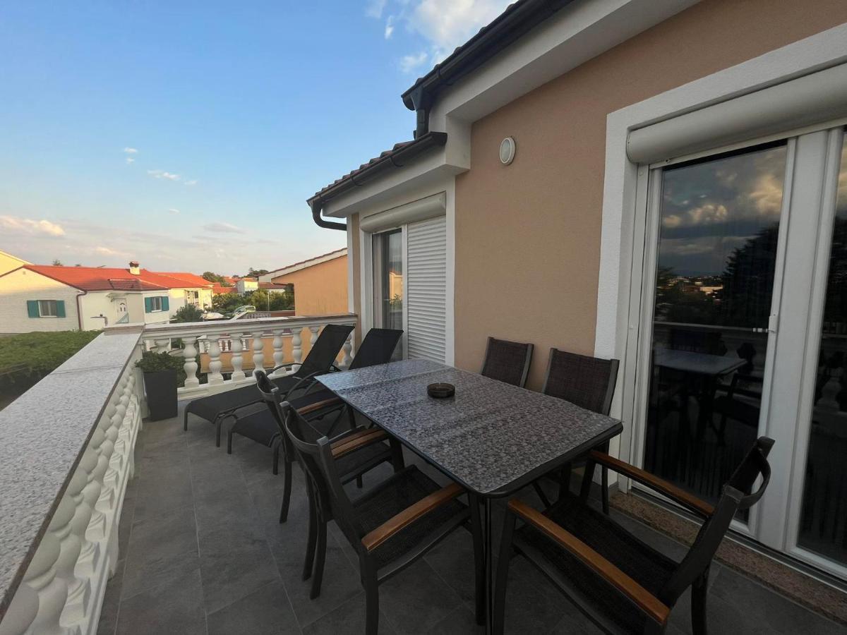 Apartments Ostojic Krk Town Eksteriør billede