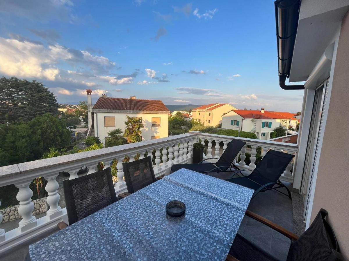 Apartments Ostojic Krk Town Eksteriør billede