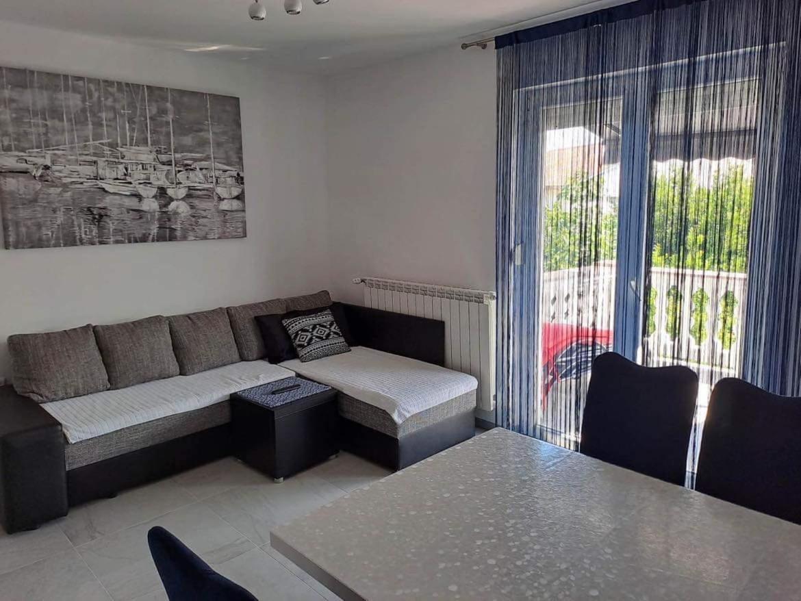 Apartments Ostojic Krk Town Eksteriør billede