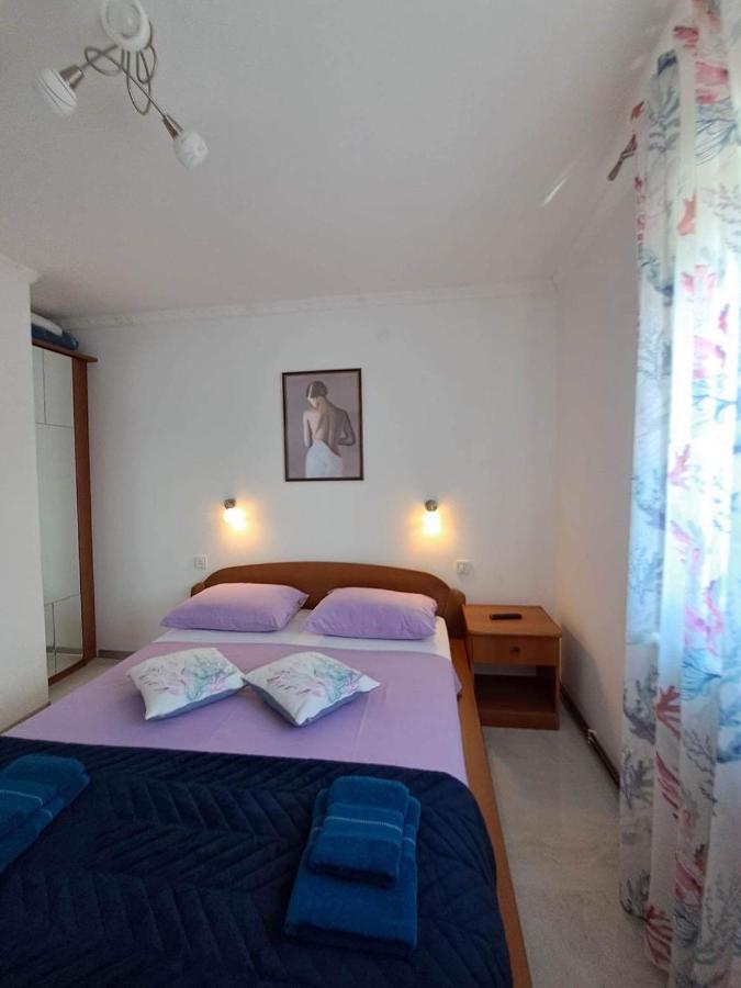 Apartments Ostojic Krk Town Eksteriør billede
