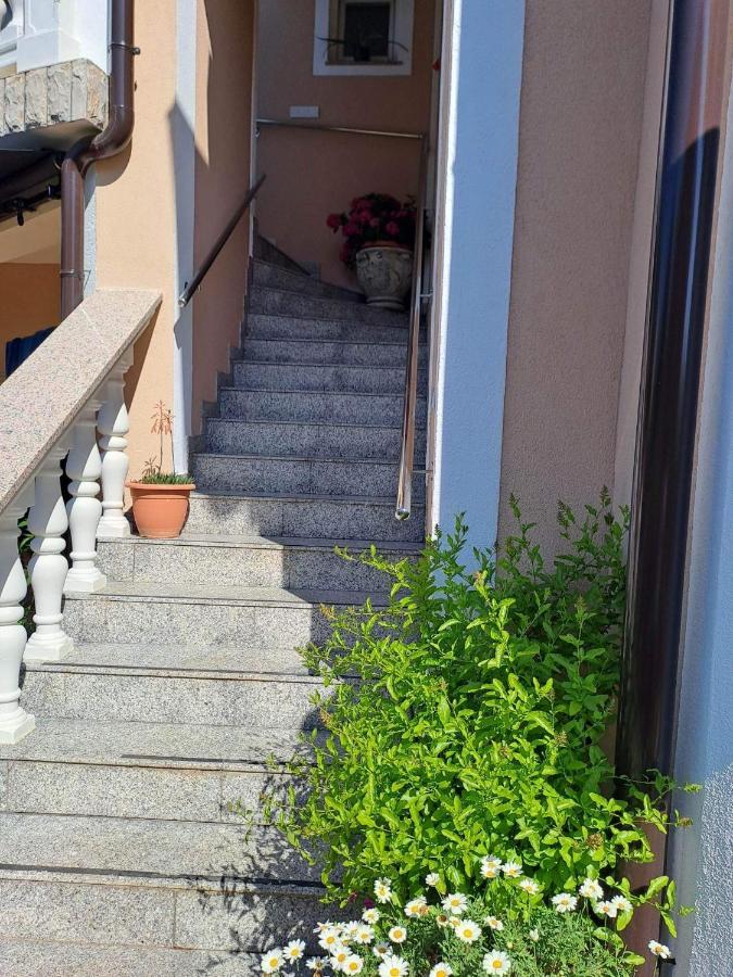 Apartments Ostojic Krk Town Eksteriør billede